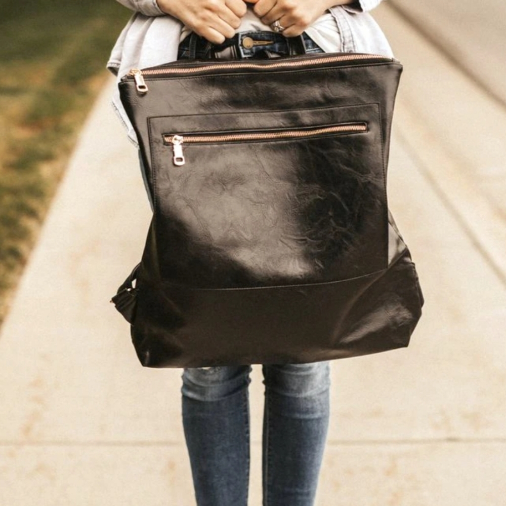 Reese backpack - vegan leather - black with gold